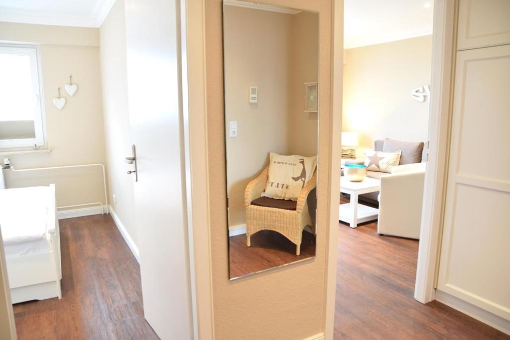 Schoenes Neues Hochwertig Renoviertes 2-Zimmer Appartement In Der 4. Etage. เวสเทอร์แลนด์ ภายนอก รูปภาพ